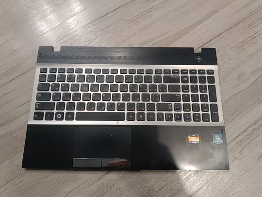 Верхня частина корпусу (топкейс + клавіатура) для ноутбука Samsung NP305V5A Ціна