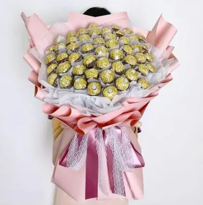 фото, Букет з цукерок Ферреро Роше Ferrero (51 шт.) оригінальний подарунок рожевий