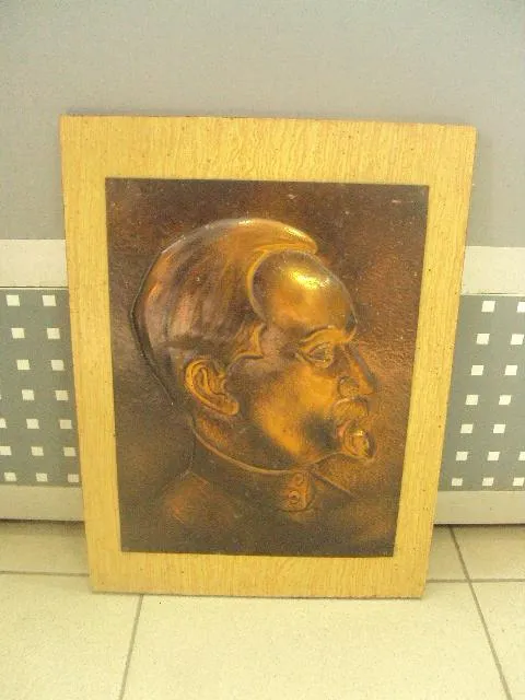 Чеканка дзержинский на дереве №293 Ціна