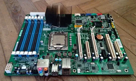 комплект сервер SUN ULTRA 27 LGA 1366 + Intel Xeon W3565 3,20-3,46MHz + видеокарта Radeon HD 5450 Ціна