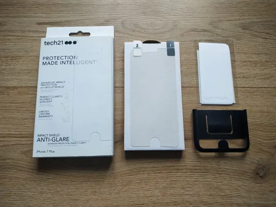 Купити Протиударна плівка Tech21 Гнучке скло на iPhone 7 Plus Бронепленка