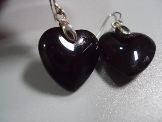 Бижутерия серьги сердечки сердце обсидиан Европа б/у высота 2,7 см №11232 З аукціону