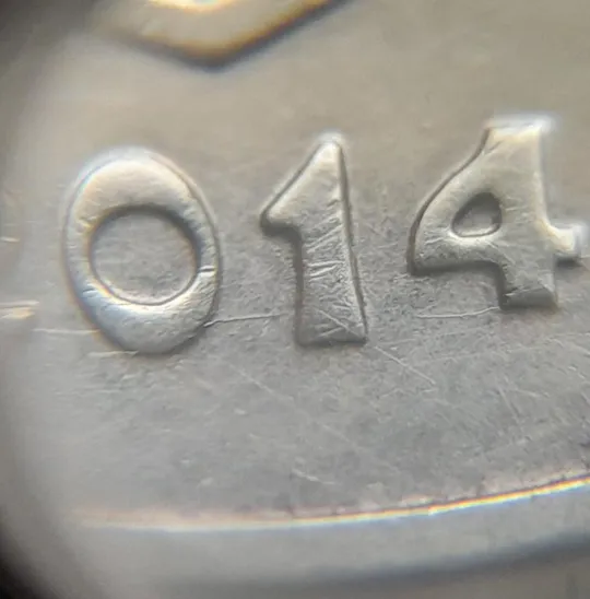 (4801) 50 копійок 2014 розколи у році карбування на аверсі (50 копеек 2014 брак) З аукціону