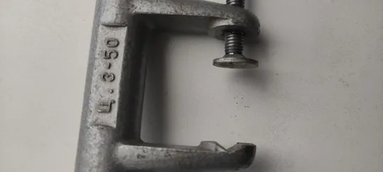 Купити Струбцина-держатель для многих моделей фотоаппаратов СССР sd253