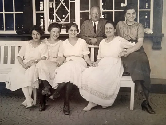 Старі групові фото На терасі, 2 шт., 1930-ті рр. Німеччина bR З аукціону