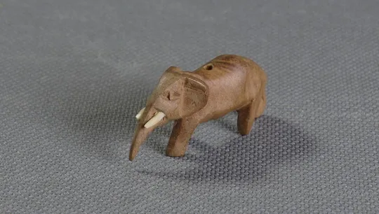 Слон деревянный фигурка статуэтка БУ мини слон дерев`яний Де купити