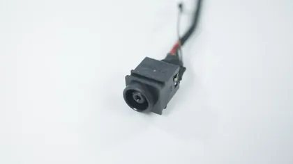 фото, Роз'єм живлення PJ518 (SONY: VPC-EG) кабелем