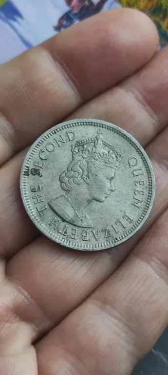 1972 год монета гонконгский доллар Елизавета 2-я, британский лев держит земной шар gn248 З аукціону