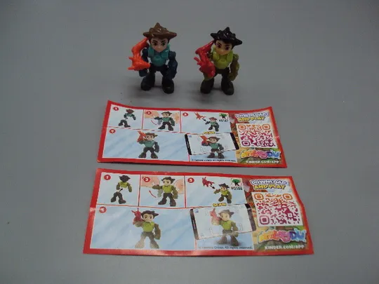 Купити Фигурка киндер сюрприз VQ187 Ferrero парень и дракон на руке лот 2 шт №18618л