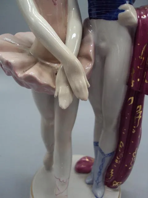 Фигура фарфор статуэтка Киев балет дуэт Ромео и Джульетта балетная пара высота 29,8 см №221 З аукціону