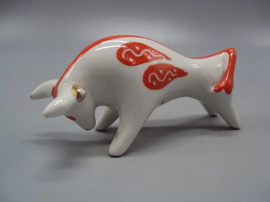 Фигура фарфор статуэтка миниатюра Киев бык бычок высота 5 см, длина 11 см №13751 Ціна