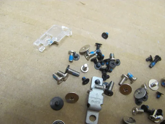 номер0943-7 кріплення гвинти для  Dell Alienware 17 R4 R5 оригінал З аукціону