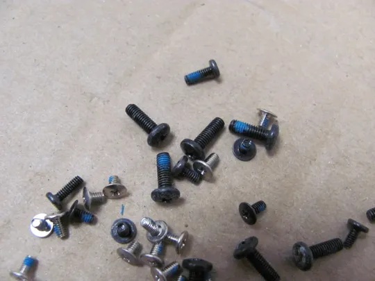 Купити 588-5 комплектуюче гвинти для  Samsung NP300E7A NP305E7A 300E7A 305E7A  оригінал