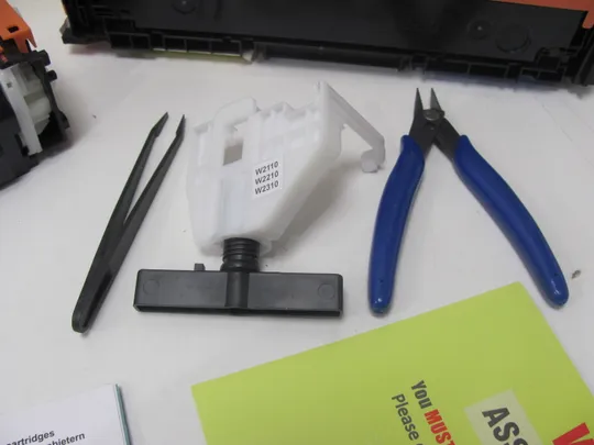 Картридж Vinga HP CF412A CLJ Pro M452/MFP M477 Yellow (V-L-HCF412AY) (12) Де купити