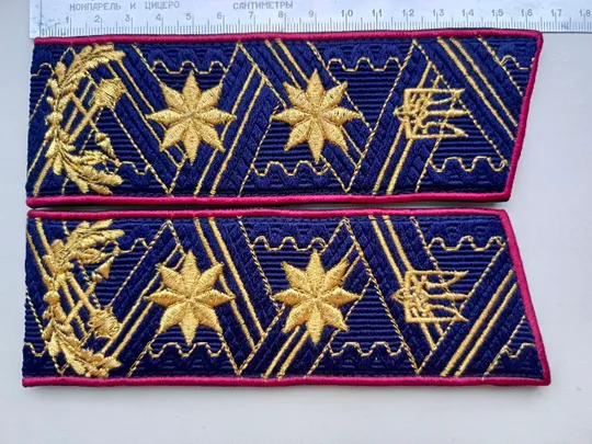 Купити Погоны ГЕНЕРАЛ ЛЕЙТЕНАНТ, ОТЛИЧНОЕ СОСТОЯНИЕ, ПРОШИТ ЗОЛОТОЙ НИТКОЙ