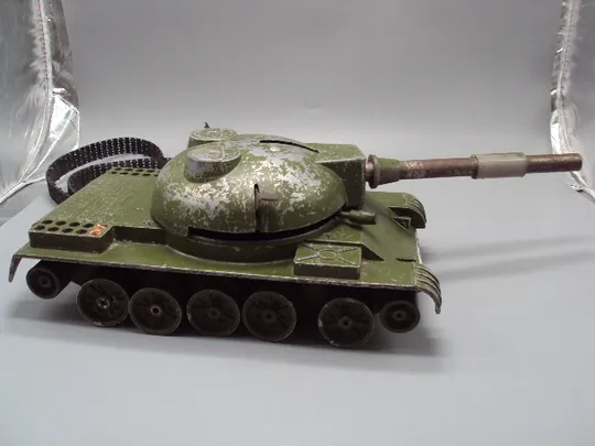 Детская игрушка модель танк большой металл тяжелый, стреляет 11,5 х 28,5 х 40,5 х 15,8 см №15537 в Україні