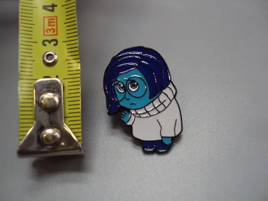 Купити Значок пін мультфільм Головоломка Думками навиворіт Inside Out Сум Печалька знак брошка №18486