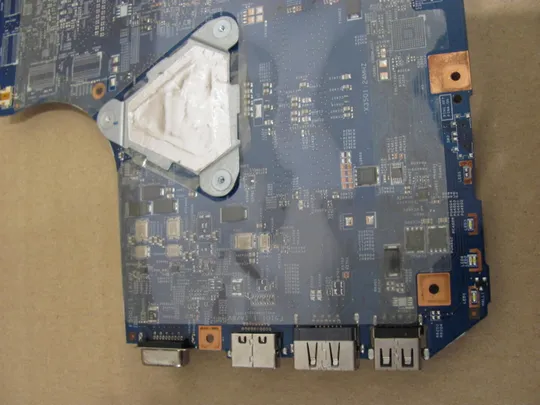 424-19 материнська плата 48.4PA01.021 SLJ4P  для Lenovo   B570 V570    оригінал Характеристики
