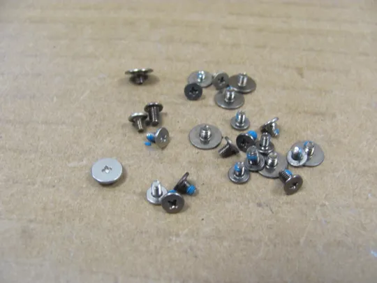 831-6 комплектуюче гвинти  для  MEDION AKOYA E17201 S17402 P17603  оригінал З аукціону