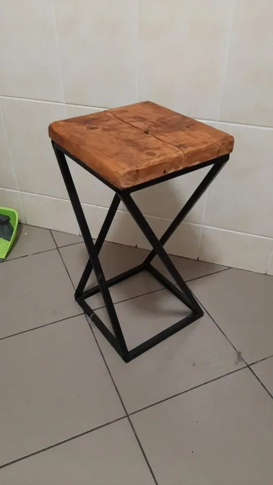 Табурет, стілець металевий 57/30/30, дерев'яне сидіння З аукціону