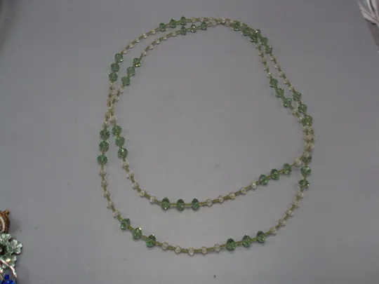 Бижутерия бусы в один ряд чешское стекло бело-зеленые бусины, бисер длина 174,8 см №15861 Ціна