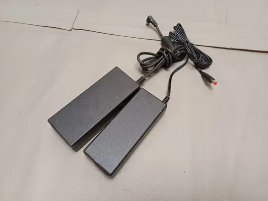 0627 адаптер живлення 12V 2 шт НІМЕЧЧИНА Ціна