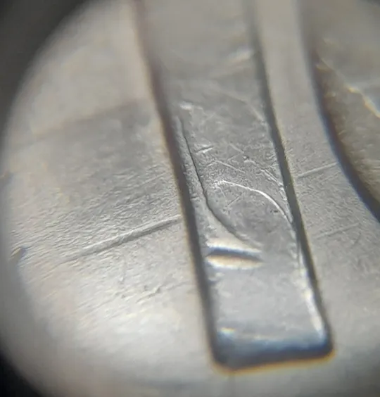 (6028) 10 рублей 1993 РФ ММД царапини штемпеля + розколи на аверсі та реверсі (брак) З аукціону