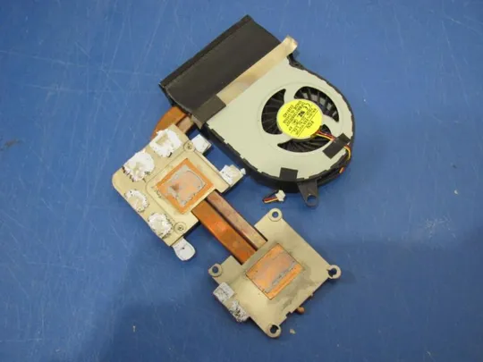 №47-17 система охолодження 13N0-AUA0801 DFB601205M20T для ACER V3-772G оригінал Ціна