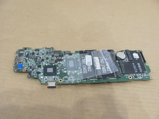 98-13 материнська плата i3-3227U SR0XF 04M0KT для Dell VOSTRO 3360 3360 оригінал Ціна