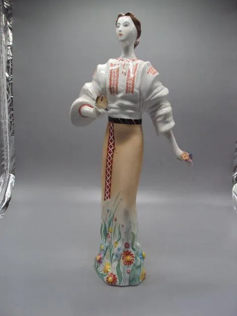 Фигура фарфор статуэтка Румыния JRJS CLUJ девушка с бабочкой и цветами высота 41 см №65 Ціна