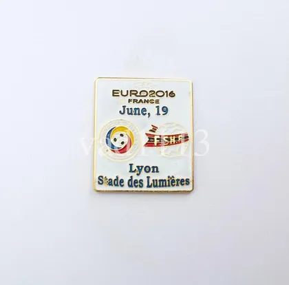 фото, Футбол матчевый значок из серии  "ЕВРО 2016"  РУМЫНИЯ - АВСТРИЯ