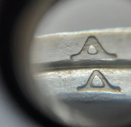 Купити (7033) 1 гривня 2012 1БА1, 1БА2 - 2 монети одним лотом (1 гривна 2012)