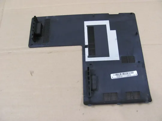 676-18 сервісна кришка V000947450 для Toshiba Qosmio X870 X875  оригінал З аукціону