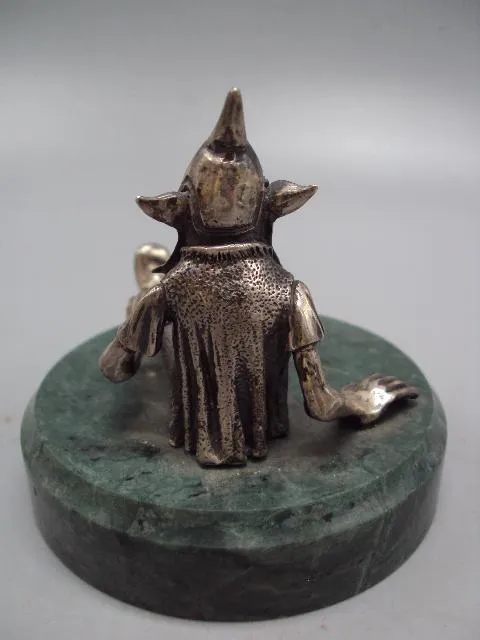 Фигура на подставке статуэтка гном сидит серебро 925 проба вес 486 г высота 7,8 см №14287 Недорого