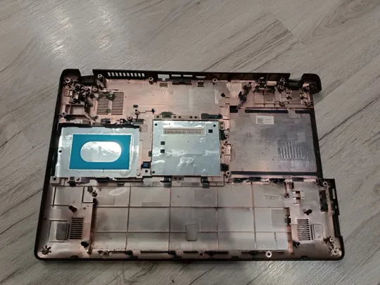 Нижня кришка (піддон) для ноутбука ACER Aspire ES1-523 ES1-532 ES1-533 ES1-572 з сервісною кришкою Ціна