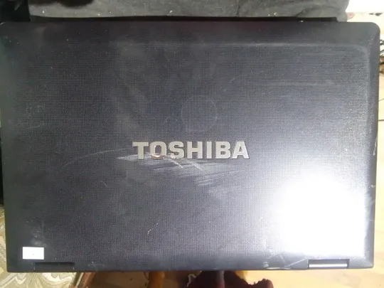 Купити ноутбук toshiba tecra a11 без матриці озу зарядного..був робочий.я хз.