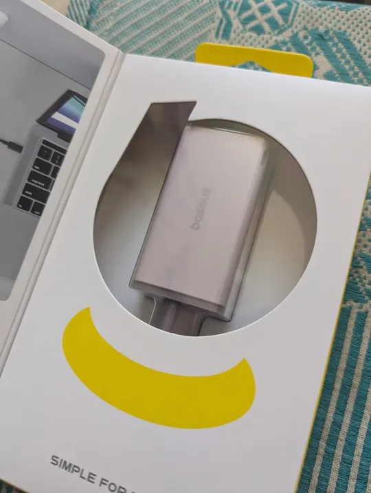 Зарядне Baseus GaN6 Pro GaN 65W CCGAN65E6 USB-C +USB-C +USB-A +USB-A зарядне DC адаптер БП ЗУ З аукціону