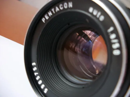 Купити Объектив Pentacon, Пентакон, 1,8/50, Футляр, передняя крышка. M-42 для Фотоаппаратов Зенит, Практика