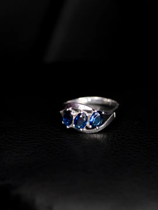 Комплект з срібла 925 проби зі вставкою з л.сапфірами та куб. цирконами Ціна