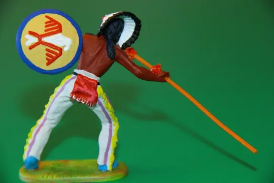 Купити ІНДІАНЕЦЬ Зі ЩИТОМ ТА СПИСОМ № 6822 индеец ELASTOLIN 70мм ФРГ ЛЮКС