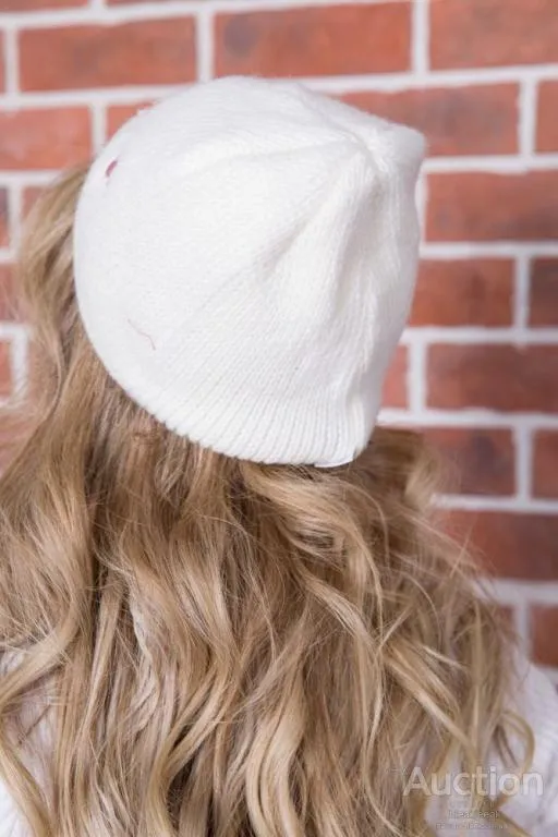 Купити Женская шапка молочного цвета, со стразами, 167R7787