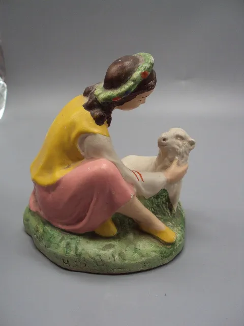 Фигура гипс статуэтка девушка и ягненок овечка украинка с ягненком овечкой высота 11,5 см №15607МЯ Де купити