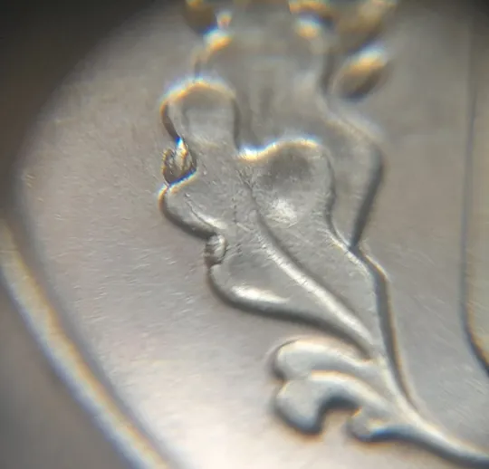 Купити (7368) 10 копійок 2015 різновид викрошок і розколів на аверсі (10 копеек 2015 брак)