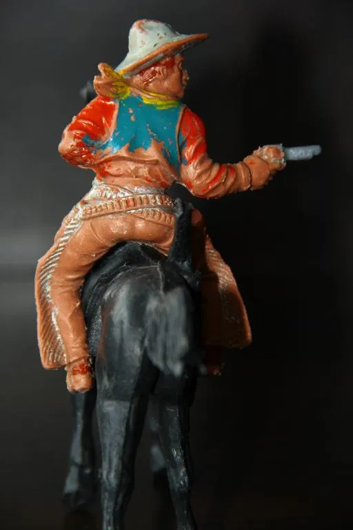 ковбой с пистолетом на коне LAFREDO 100-120мм ОРИГИНАЛ раритет Недорого