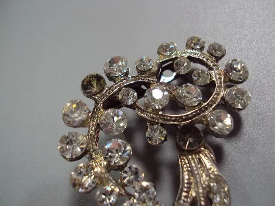 бижутерия брошка брошь ажурная 4,2 х 4,5 см (нет два камушка) №277с Недорого