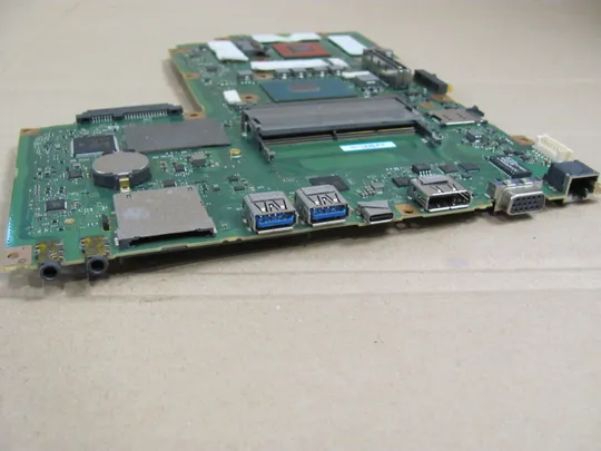 661-20 материнська плата CP714671-01 CP702445-X3 SR2FU  i7-6820HQ для  Fujitsu Celsius H760 H770 оригінал Характеристики