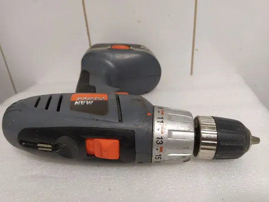 Купити ТОВАР C ГЕРМАНИИ шурупокрут шуруповёрт MAN POWER 18V оригінал нема зарядки продаю як на фото від блока живлення крутиться