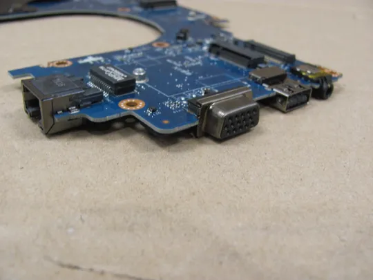 638-17 материнська плата SR340  i5-7300U CDM70 LA-E081P  для  Dell Latitude E5480 оригінал Недорого