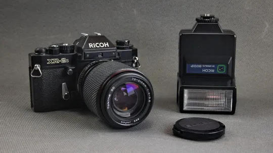 фотоаппарат пленочный Ricoh XR-2s с объективом Tokina SD 70-210mm/4-5,6 Ф52мм + вспышка Rikoh XR Spe Інтернет-аукціон