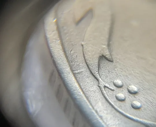 (5917) 25 копійок 1994 1БВк викрошки на вінку реверса в межах 1-2-3 та 6-7 грон + царапини штемпеля (25 копеек 1994 1БВк брак) Інтернет-аукціон